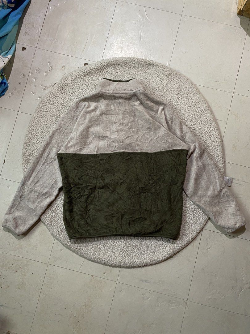 Uniqlo halfzip (Category: Coats, Jackets and Outerwear) located in Cebu City. Submitted by sharksmile (Listing ID 1469615507, Image 3). Description: Uniqlo fleece hafl-zip pullover 🔸width : 22 🔸length : 26 🔸excellent condition 🔸550 shipped via JnT negotiable.
