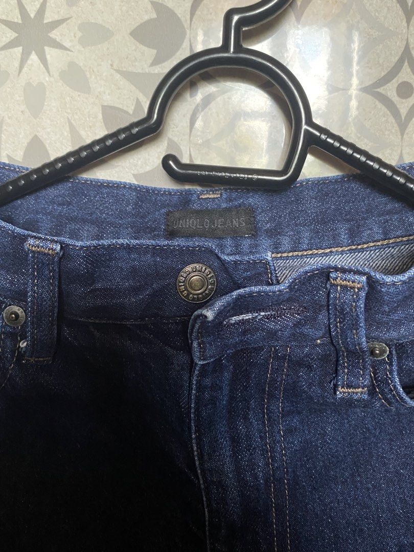 Uniqlo Jeans Dark Wash (Category: Jeans) located in Tagbilaran City. Submitted by rianena (Listing ID 1469584092, Image 2). Description: comfy when worn as if ure not wearing denim :) my fave pair actually but had to let go bec it looks bad on me pala talaga as i had it altered pero na sobrahan sa iksi :(( height is 4’11”- 5 ish .