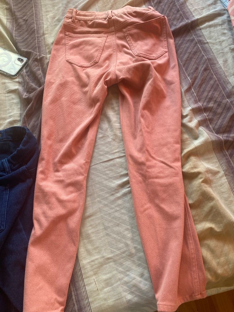 Uniqlo Jeggings (Category: Jeans) located in Manila. Submitted by franzboots95 (Listing ID 1469645481, Image 2). Description: .
