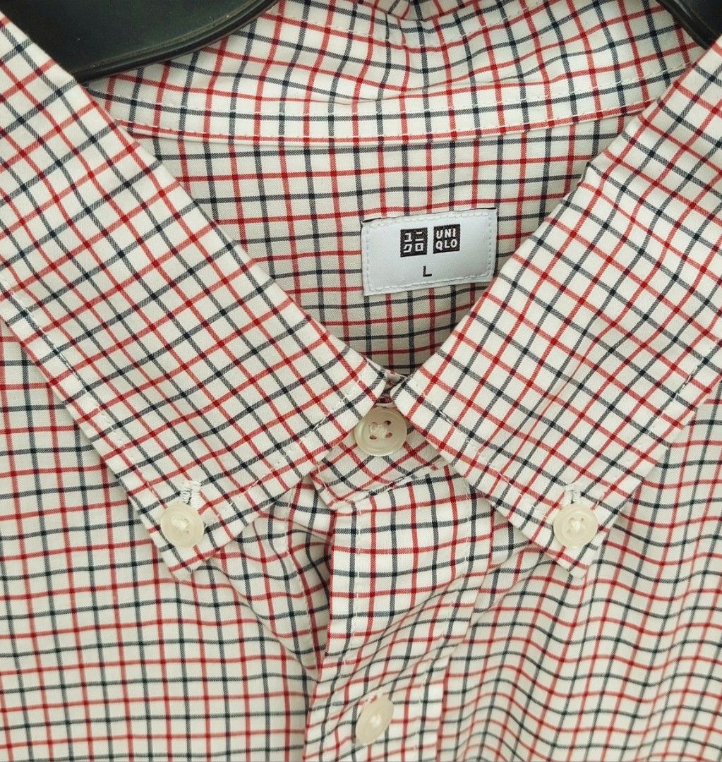 Uniqlo Long Sleeve, Size L (Category: Formal Shirts) located in Quezon City. Submitted by donjie (Listing ID 1469672249, Image 2). Description: Men's Long Sleeve Uniqlo Size L.