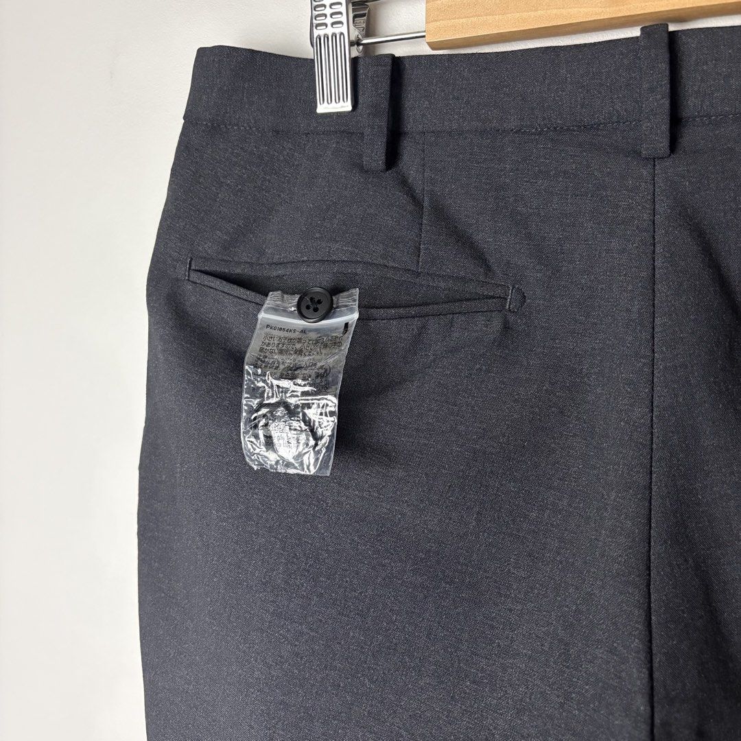 UNIQLO MEN’S Miracle Air Pants (Category: Trousers) located in Cagayan de Oro. Submitted by reviveco (Listing ID 1469720747, Image 3). Description: UNIQLO MEN’S Miracle Air Pants •Good as new condition •Size: 79 CM •Waistline: 31-32 •Length: 40 •Leg opening: 7 •Color rate: 10/10 •Colorway: Dark gray •No issue 🏷️+sf For more information kindly DM me📩 📍Location: Cagayan De Oro City, 9000.