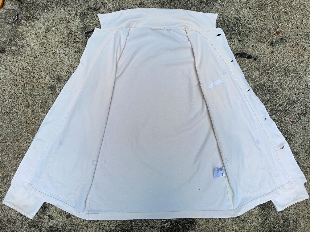 Uniqlo Off-White Denim Work Jacket Size S (Category: Coats, Jackets and Outerwear) located in General Santos City (Dadiangas). Submitted by jay-fits (Listing ID 1469637475, Image 3). Description: Uniqlo Washed Utility Jacket (Jersey) Uniqlo Washed Utility Jacket (Jersey) Small on tag 20x28 Off White/Cream Color Rate 10/10, 🔥 Flaws see last photos still presentable condition Location Davao City Mine 390+Sf .