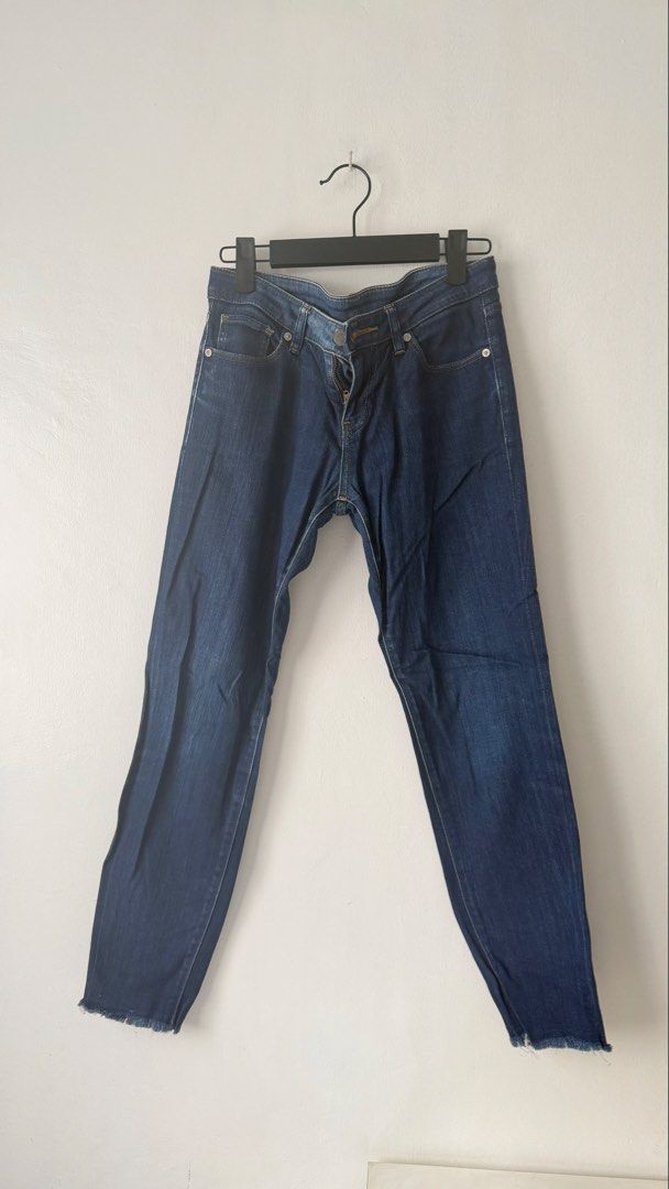 Uniqlo Pants (Category: Jeans) located in Cainta. Submitted by getsometin (Listing ID 1469662533, Image 1). Description: .