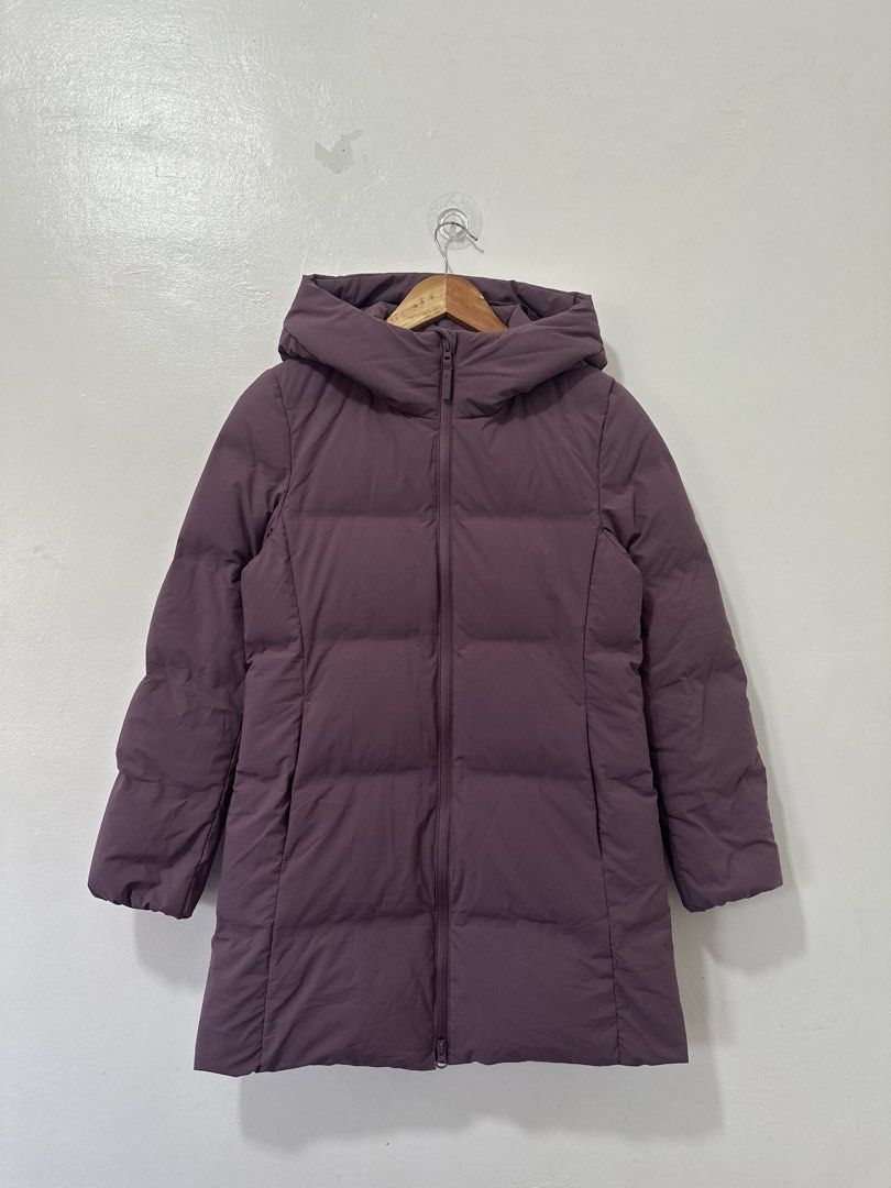 Uniqlo Seamless Violet Down Puffer Jacket Women Small (Category: Coats, Jackets and Outerwear) located in Balanga. Submitted by winterlab_ph (Listing ID 1469653349, Image 3). Description: C062 W 18 L 30.5 Sh 15 Sl 23.5.
