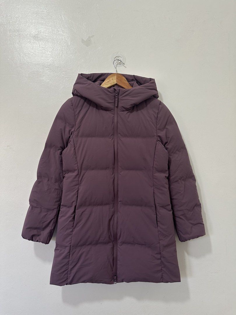 Uniqlo Seamless Violet Down Puffer Jacket Women Small (Category: Coats, Jackets and Outerwear) located in Balanga. Submitted by winterlab_ph (Listing ID 1469653349, Image 2). Description: C062 W 18 L 30.5 Sh 15 Sl 23.5.