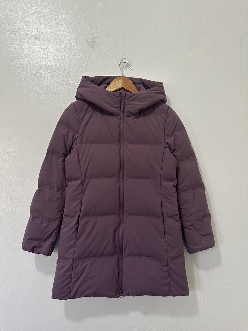 Uniqlo Seamless Violet Down Puffer Jacket Women Small (Category: Coats, Jackets and Outerwear) located in Balanga. Submitted by winterlab_ph (Listing ID 1469653349, Image 1). Description: C062 W 18 L 30.5 Sh 15 Sl 23.5.