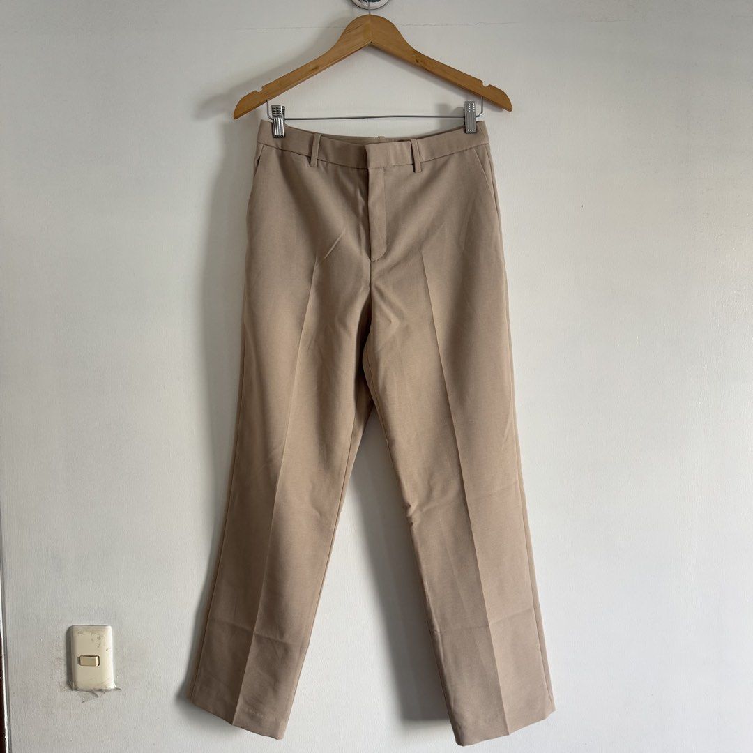 Uniqlo trouser (Category: Jeans) located in Manila. Submitted by apparella.ph (Listing ID 1469632745, Image 1). Description: Selling low, bnwot, washed but never worn Removed tag only. Waist:30 Length:38 ☑️Everything is my Own preloved / BNWT/BNWOT ☑️ not thrifted/Ukay ☑️ malukot sa picture kasi na stock sa cabinet (tinatamad mag plantsa ✌️ ) ☑️Personal items ( usually bought in US/UK/JPN ) every year po ako nag aabroad so expect i don’t sell fak