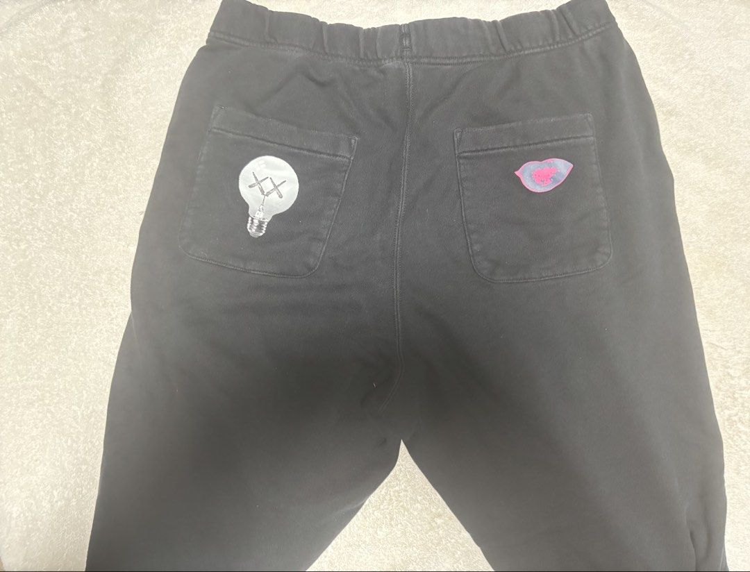 UNIQLO x Andy Warhol Sweatpants (Category: Joggers) located in Quezon City. Submitted by ravalotyru50071 (Listing ID 1469716759, Image 2). Description: FOR SALE: UNIQLO x Andy Warhol Sweatpants Brand: UNIQLO x Andy Warhol Collaboration Size: Medium (M) Price: ₱450 (Negotiable) Condition: Used, but still in decent condition Selling my black UNIQLO x Andy Warhol collab sweatpants. 📩 DM me if interested or want more details Lalamove available Meetu