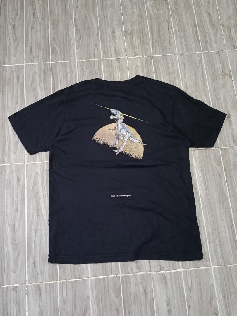 UNIQLO X JURRASIC WORLD TSHIRT (freeshipping) (Category: Tshirts & Polo Shirts ) located in Quezon City. Submitted by gyl-stop (Listing ID 1469649521, Image 2). Description: free shipping 21 x 27 excellent condi cr: 9.5/10 issue: none.