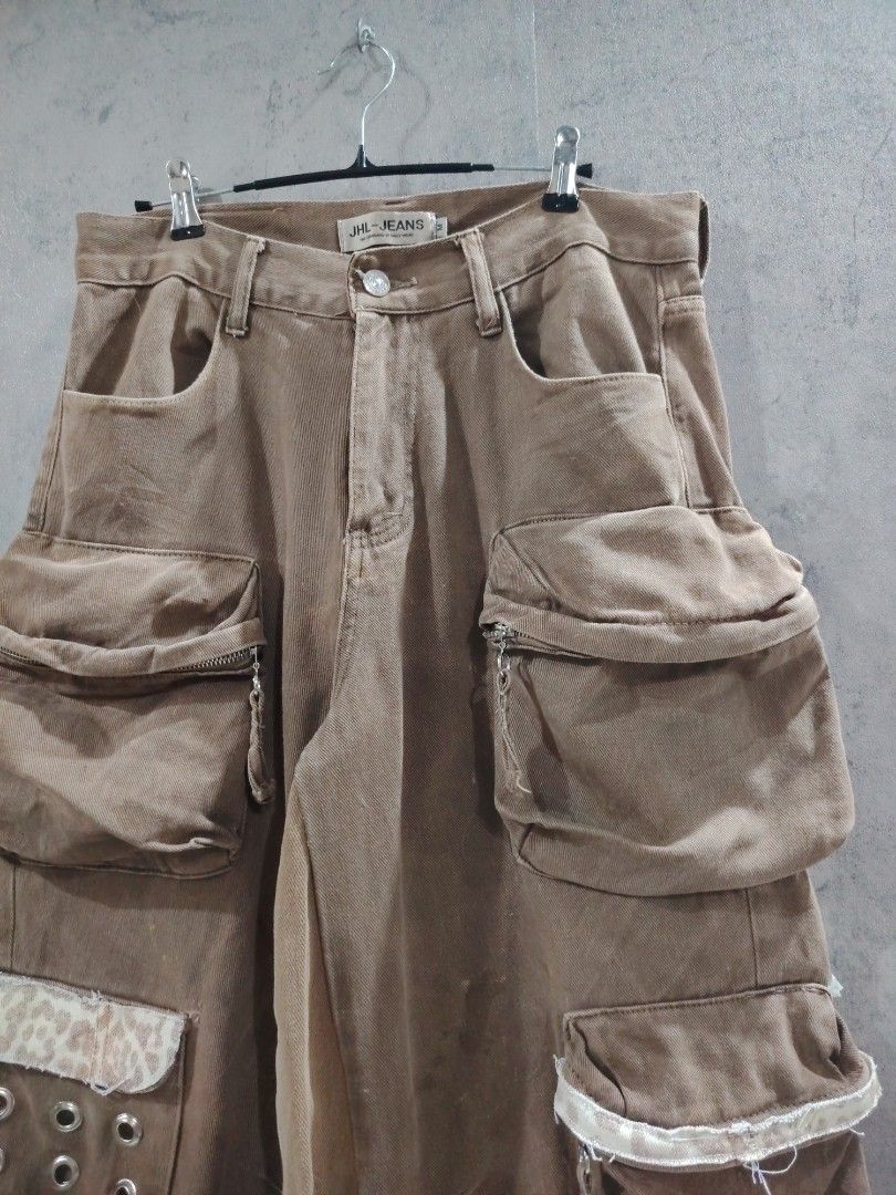 Unisex cargo customized (Category: Jeans) located in Dasmarinas. Submitted by brixx_wear (Listing ID 1469614355, Image 3). Description: DETAILS : NOT SUPER HARD, HEAVY DENIM [NO ISSUE] GCASH PAYMENT DETAILS INDICATED ON THE PHOTO NO COD, PAY AS YOU ORDER BASIS OPEN FOR ALTER ADD 50PHP [ PREFERRED SIZE ] COURIER J&T AND LALAMOVE +SHIPPING / DELIVERY FEE !REMINDERS! Color may slightly different due to lighting & phone adjustments. — LOCATION DASMA 