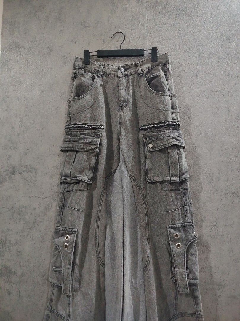 unisex cargo gray pants (Category: Jeans) located in Dasmarinas. Submitted by brixx_wear (Listing ID 1469615619, Image 2). Description: DETAILS : SEMI HARD, COOL DESIGN [NO ISSUE] GCASH PAYMENT DETAILS INDICATED ON THE PHOTO NO COD, PAY AS YOU ORDER BASIS OPEN FOR ALTER ADD 50PHP [ PREFERRED SIZE ] COURIER J&T AND LALAMOVE +SHIPPING / DELIVERY FEE !REMINDERS! Color may slightly different due to lighting & phone adjustments. — LOCATION DASMA CAVIT
