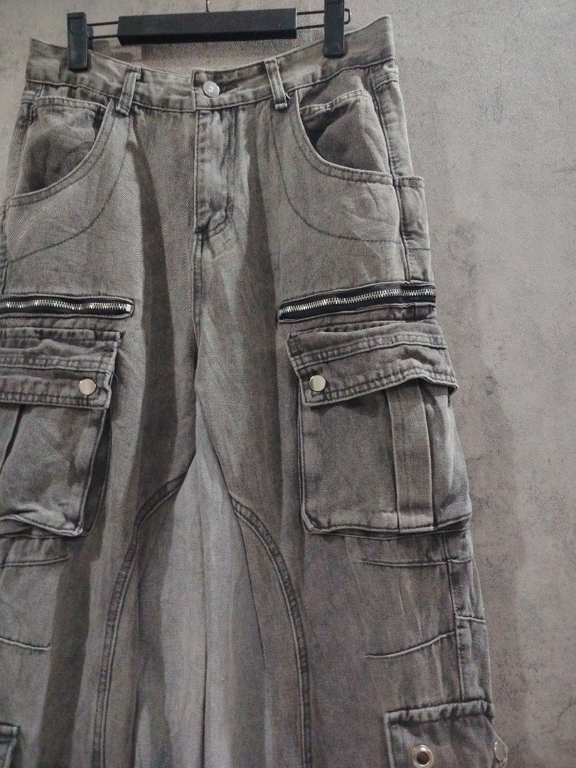 unisex cargo gray pants (Category: Jeans) located in Dasmarinas. Submitted by brixx_wear (Listing ID 1469615619, Image 3). Description: DETAILS : SEMI HARD, COOL DESIGN [NO ISSUE] GCASH PAYMENT DETAILS INDICATED ON THE PHOTO NO COD, PAY AS YOU ORDER BASIS OPEN FOR ALTER ADD 50PHP [ PREFERRED SIZE ] COURIER J&T AND LALAMOVE +SHIPPING / DELIVERY FEE !REMINDERS! Color may slightly different due to lighting & phone adjustments. — LOCATION DASMA CAVIT