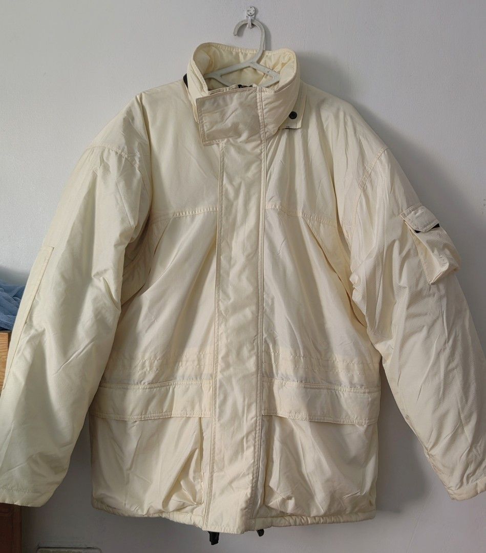 Unisex winter Jacket (Category: Coats, Jackets and Outerwear) located in Caloocan City. Submitted by janinetenoso (Listing ID 1469587975, Image 3). Description: Pm for details 😊 Enhanced by ai Orig pic sa 3rd slide.