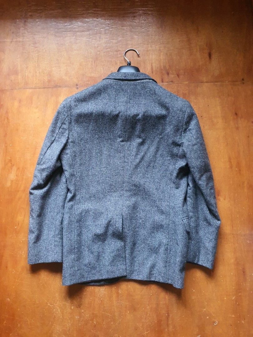 United Arrows Green Label Relaxing Grey Blazer Jacket (Category: Coats, Jackets and Outerwear) located in Consolacion. Submitted by zeon27 (Listing ID 1469756445, Image 2). Description: United Arrows Blazer (Gray) 27.5 x 17.5 inches (LxW) Bought in Japan last Dec. 2024 P500 only Loc: Lahug, Cebu City on Mon-Thu; Consolacion on Fri-Sun Can do meet-up or shipping via LBC/J&T MOP: Cash/GCash/Bank Transfer.