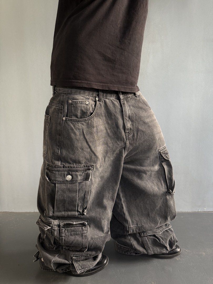unused.lab / Multipockets Black Baggy Washed Jeans (Category: Jeans) located in General Santos City (Dadiangas). Submitted by archives_haus (Listing ID 1469671869, Image 3). Description: UNUSED.LAB / Multipockets Black Baggy Washed Jeans W - 33 34 L - 42.5 T - 15 KNEE - 14 H - 10.5 very heavy denim / very thick / very hard denim excellent condition done laundry 🧺 10 pockets nice quality and fabric 👌🏼 nice fittings.