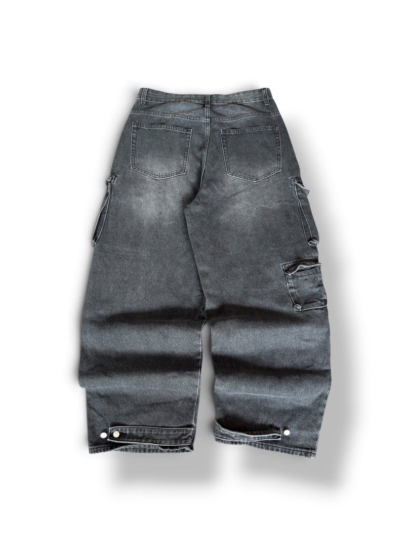 unused.lab / Multipockets Black Baggy Washed Jeans (Category: Jeans) located in General Santos City (Dadiangas). Submitted by archives_haus (Listing ID 1469671869, Image 2). Description: UNUSED.LAB / Multipockets Black Baggy Washed Jeans W - 33 34 L - 42.5 T - 15 KNEE - 14 H - 10.5 very heavy denim / very thick / very hard denim excellent condition done laundry 🧺 10 pockets nice quality and fabric 👌🏼 nice fittings.