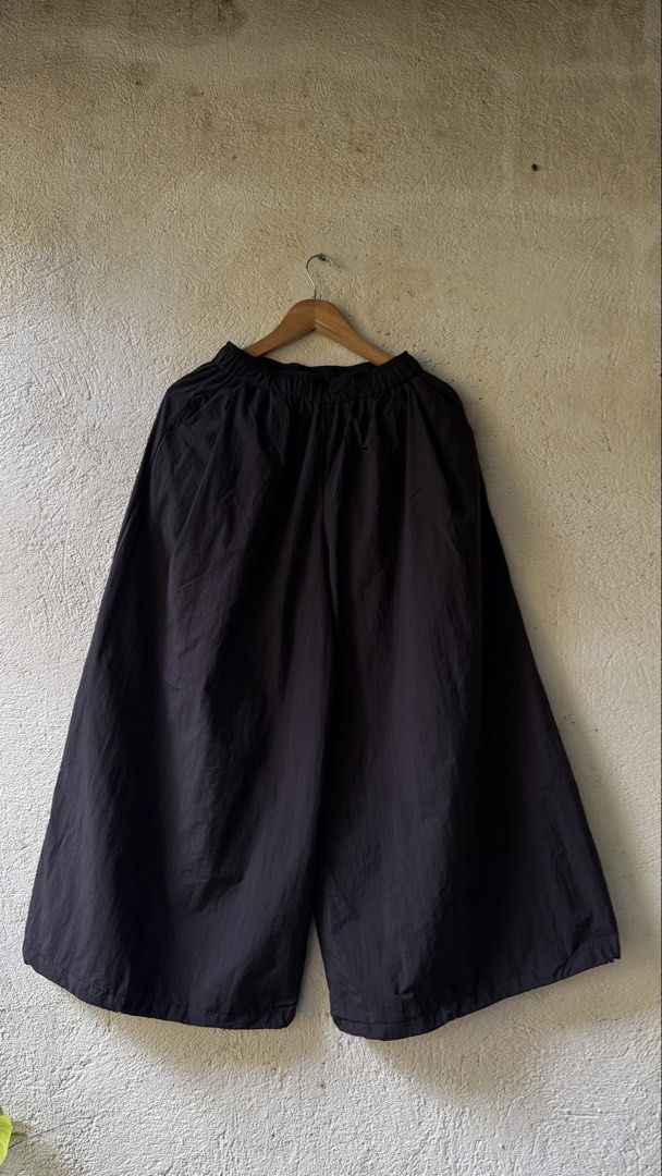 Urbanite Balloon Pants (Category: Trousers) located in Lipa City. Submitted by scrap.threads (Listing ID 1469724797, Image 2). Description: Item: Urbanite Balloon Pants Price: 450 Dimes: Width - 30-38 Length - 36.5 Hem - 17.5 (adjustable) Issue: none Lipa City Ship via J&T (Shouldered by buyer) Payment via Gcash ***Notice*** Color may vary due to lighting. Payment first. Item/s are thrifted or used condition unless stated otherwise. Please manage