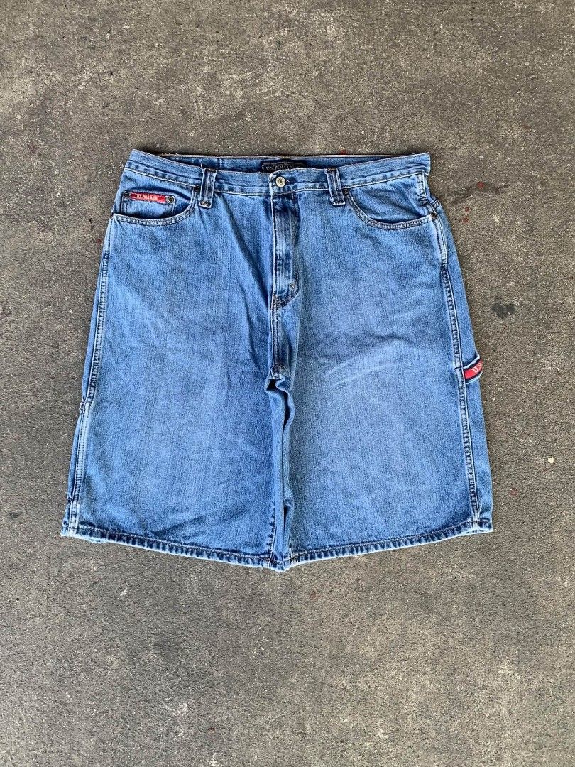 US POLO ASSN CARPENTER JORTS (Category: Shorts) located in Bacoor. Submitted by davealvare39194 (Listing ID 1469602820, Image 3). Description: 1,100 asking price slightly nego US POLO ASSN CARPENTER JORTS Waist: 38 on tag Size 36 on tape measure Length: 24 Hem: 12 Excellent Condition Issue: Minor Scratch and Repair loop Heavy Denim Ready to wear Can ship thru lalamove and via J&T Location: Bacoor Cavite.