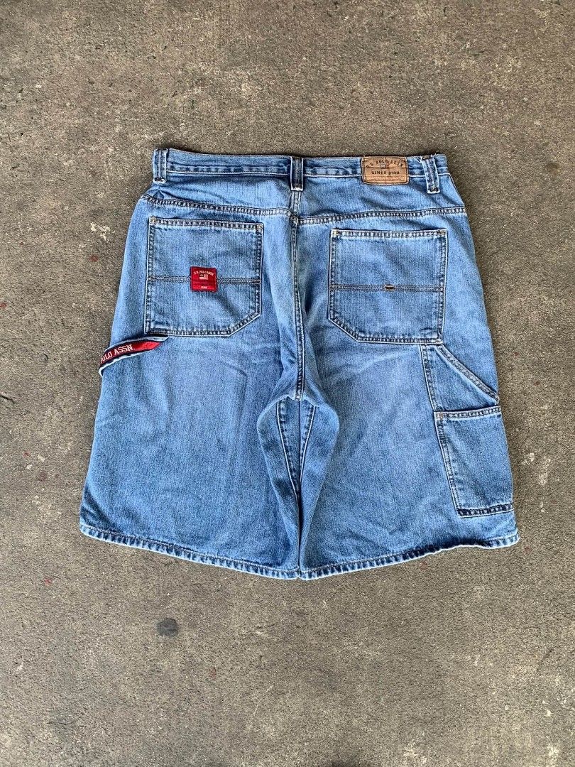 US POLO ASSN CARPENTER JORTS (Category: Shorts) located in Bacoor. Submitted by davealvare39194 (Listing ID 1469602820, Image 1). Description: 1,100 asking price slightly nego US POLO ASSN CARPENTER JORTS Waist: 38 on tag Size 36 on tape measure Length: 24 Hem: 12 Excellent Condition Issue: Minor Scratch and Repair loop Heavy Denim Ready to wear Can ship thru lalamove and via J&T Location: Bacoor Cavite.