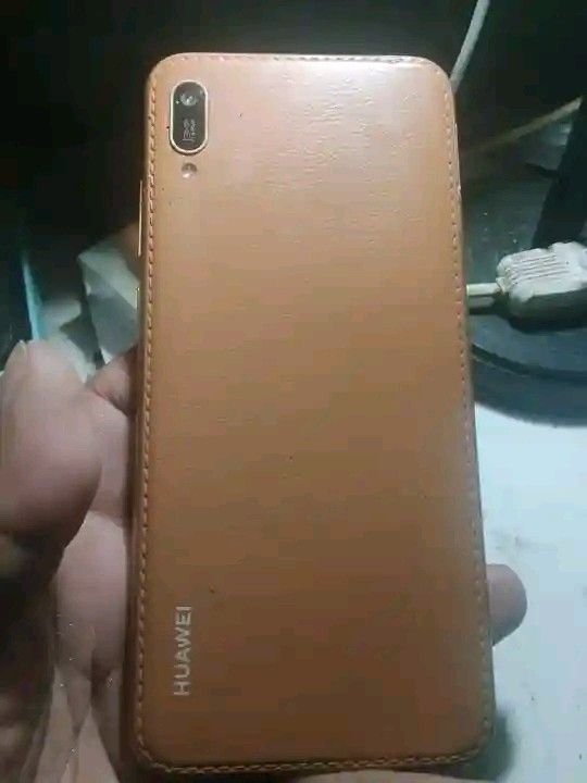 used phone (Category: Huawei) located in Manila. Submitted by bryleigh122 (Listing ID 1469591299, Image 3). Description: forsale Huawei y6 3/32gb price 1000 makinis p pm lng.