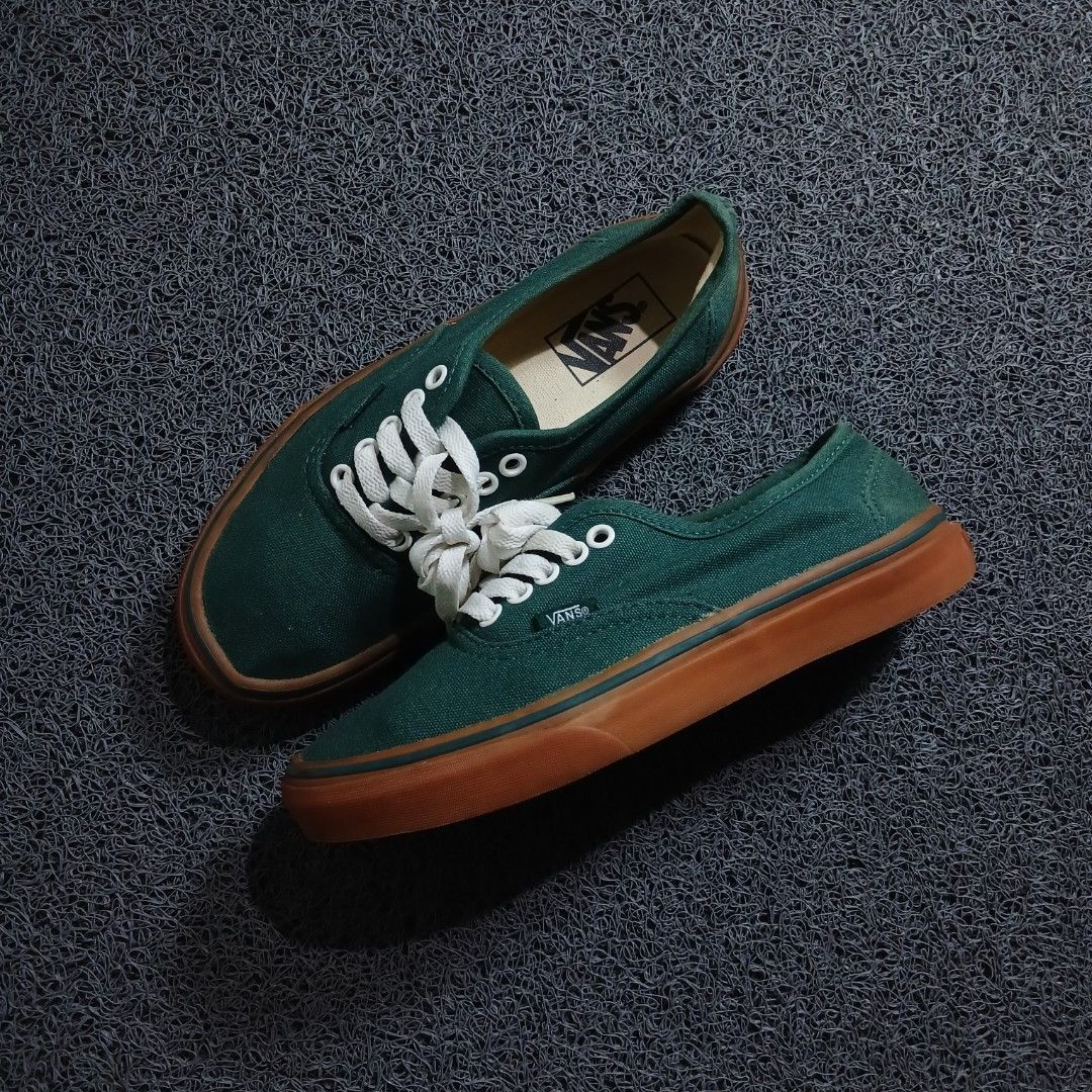 Vans Authentic Gum Sole Forest Green Sneakers (Category: Sneakers) located in Cagayan de Oro. Submitted by sapatos_series (Listing ID 1469730989, Image 1). Description: VANŚ AŪTHĒNTIC "DUCK GRÈEN" 🔥 us6.5 eur38.5 24.5cm 1399 +sf.