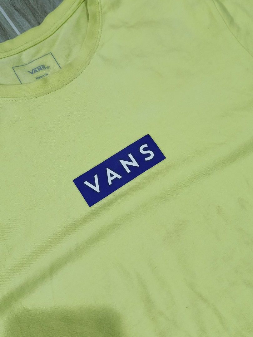 VANS BOX LOGO TSHIRT (freeshipping) (Category: Tshirts & Polo Shirts ) located in Quezon City. Submitted by gyl-stop (Listing ID 1469650241, Image 2). Description: free shipping 20x26 very good condi cr: 9.5/10 issue: need wash/ unnoticeable dirt stain.