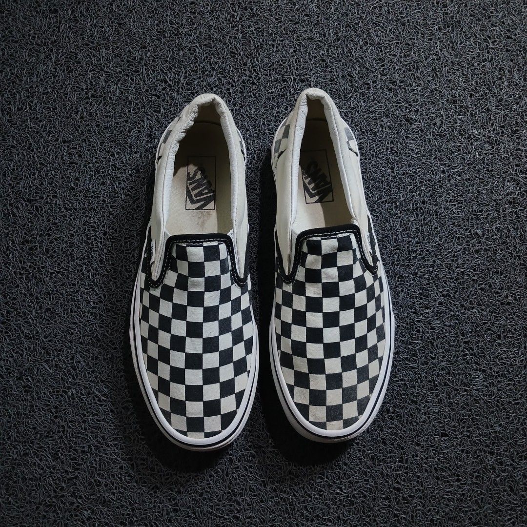 Vans Checkerboard Slip-On Classic Black and White (Category: Sneakers) located in Cagayan de Oro. Submitted by sapatos_series (Listing ID 1469728853, Image 2). Description: V4NŚ CHĒKĒRB0ARD 🔥 us8 eur41 26cm 1399 +sf.