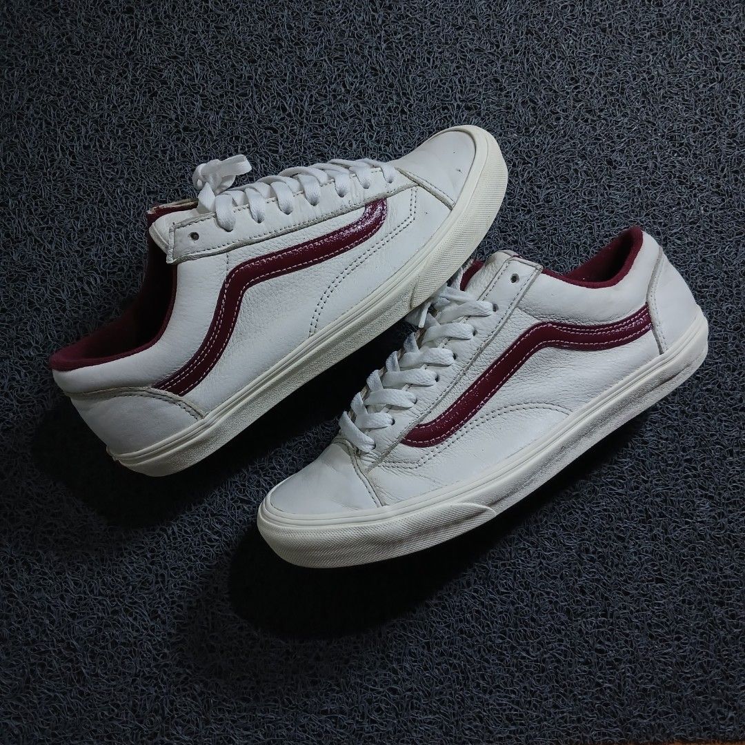 Vans Leather Low Top Sneakers White Maroon (Category: Sneakers) located in Cagayan de Oro. Submitted by sapatos_series (Listing ID 1469729158, Image 2). Description: V4NŚ STYLĒ 36 LEATHER 🔥 us9.5 eur42.5 27.5cm 1599 +sf.