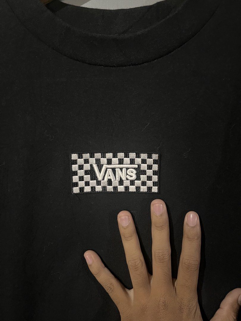 Vans off the wall graphic tee (Category: Tshirts & Polo Shirts ) located in San Mateo. Submitted by street_rev (Listing ID 1469694228, Image 3). Description: 26 x 19.5.