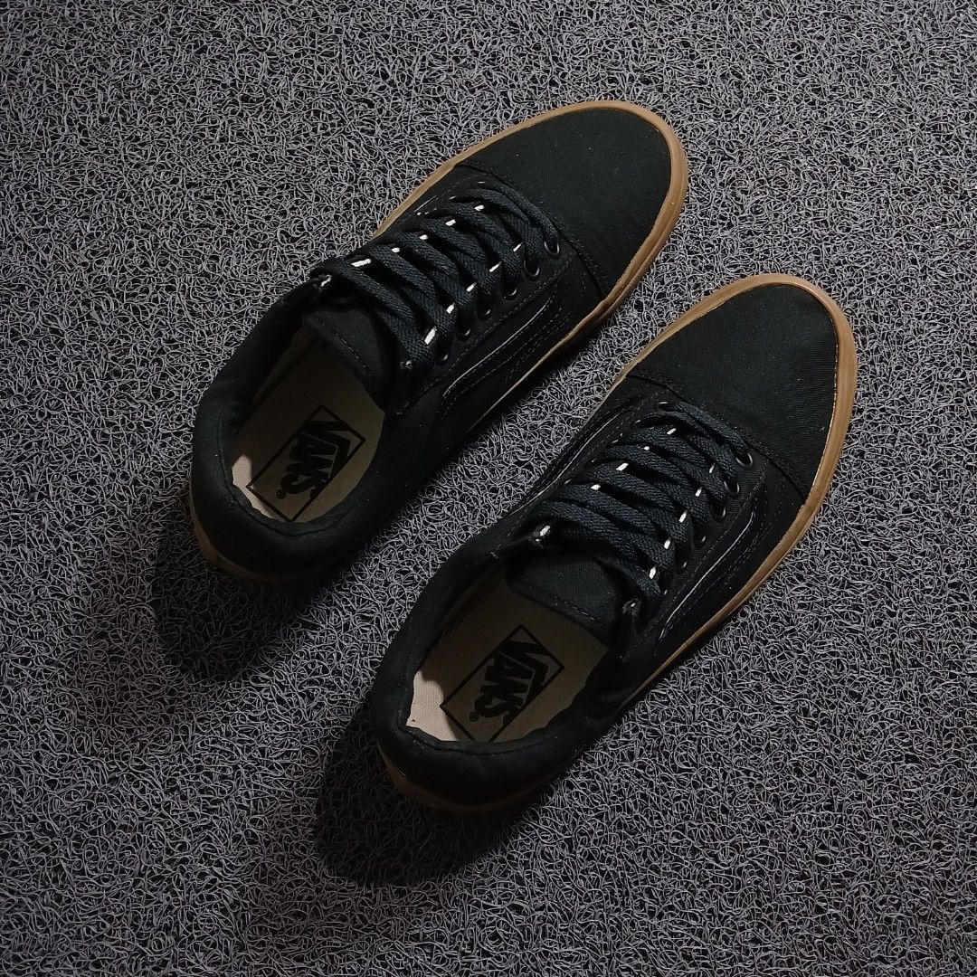 Vans Old Skool Black Gum Sole Sneakers (Category: Sneakers) located in Cagayan de Oro. Submitted by sapatos_series (Listing ID 1469733353, Image 3). Description: V4NŚ 0LDSK0L"BLĀCK GŪM" 🔥 us7.5 eur40 25.5cm 1499 +sf.