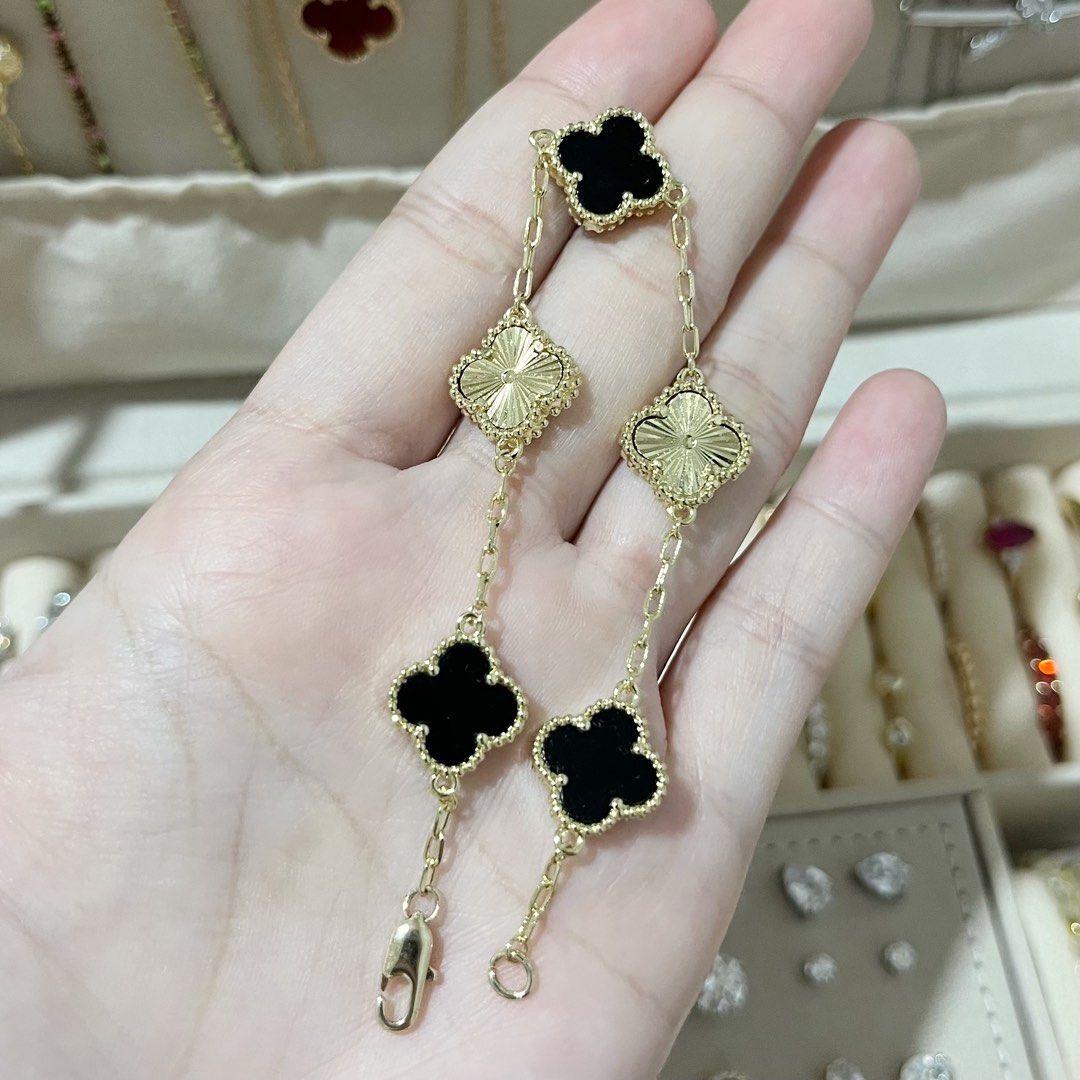 VCA CLOVER BLACK GOLD BRACELET (Category: Bracelets) located in Talavera. Submitted by curatedbykhy (Listing ID 1469690007, Image 2). Description: ganda ng pagka-gold!! hindi mukhang cheap!! can fit size 6-7”.