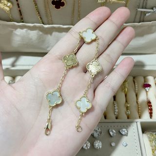 (Category: ) located in . Submitted by curatedbykhy (Listing ID 1469689896, Image 1). Description: .