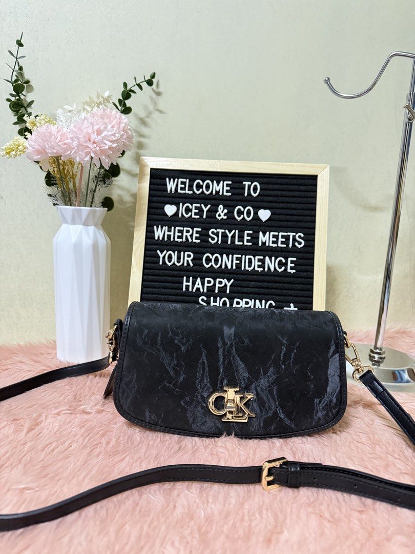 Velvet Sling Bag (Category: Cross-body Bags) located in Manila. Submitted by iceyness1984 (Listing ID 1469730624, Image 2). Description: .