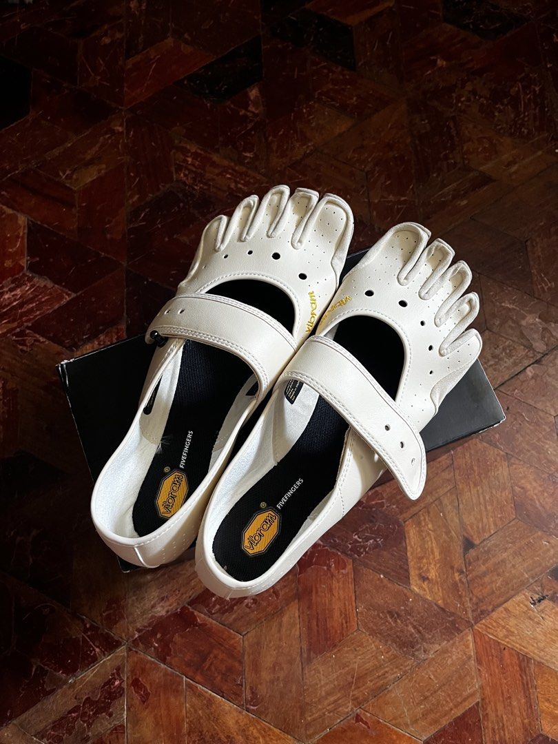 Vibram FiveFingers Performa Jane Evo (Category: Sneakers) located in Quezon City. Submitted by lucky13mf (Listing ID 1469611743, Image 1). Description: vibram fivefingers performa jane evo size uk 41 / 25.5cm brandnew fitted only 8k only nego rfs fits big on me.