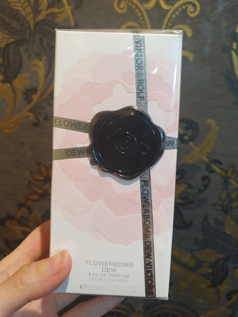 Viktor & Rolf Flowerbomb Dew Eau de Parfum 50ml (Category: Fragrance & Deodorants) located in San Juan City. Submitted by miles567 (Listing ID 1469692706, Image 1). Description: VIKTOR & ROLF FLOWERBOMB DEW EDP FOR WOMEN Brand new and sealed original price: php10,420 sale price: php6800 rfs: gift. still have a lot of perfumes Viktor and Rolf Flowerbomb Dew eau de parfum, 50ml bottle. Vaporisateur spray format. Factory sealed in original cellophan