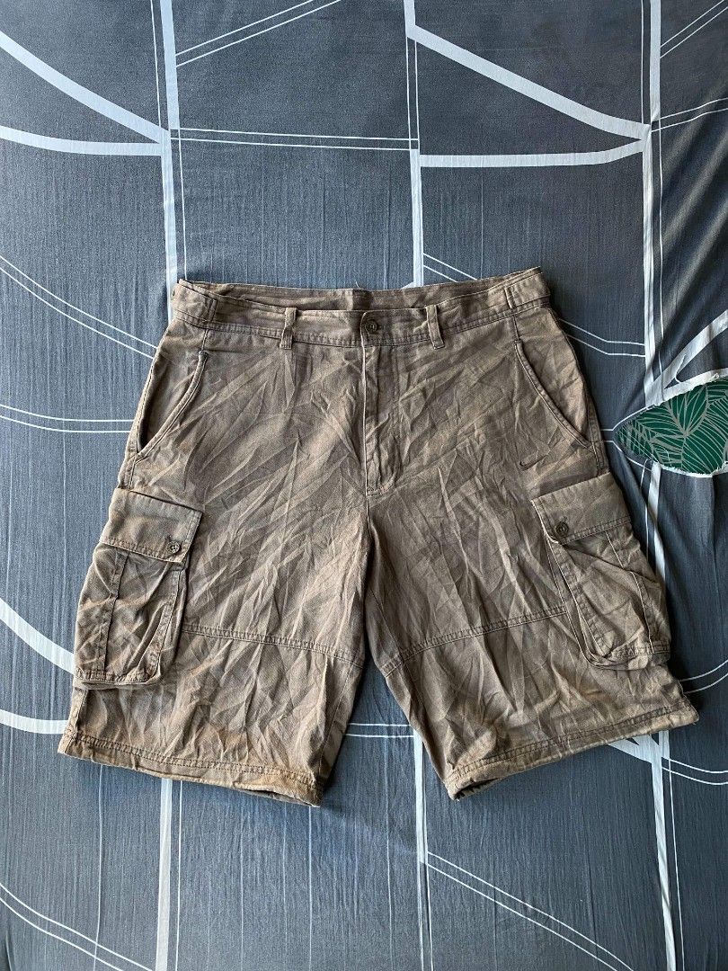 Vingate nike cargo shorts (Category: Shorts) located in Manila. Submitted by raymondrob54698 (Listing ID 1469608613, Image 1). Description: size 30-36 waist 23 length.