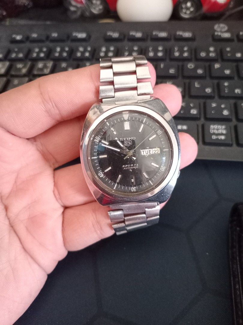 Vintage 1977 seiko 5 (Category: Vintage Collectibles) located in Taguig. Submitted by nippon.toki (Listing ID 1469592409, Image 1). Description: working pero needs service di nagana ang day date sold as is Please read! For sure buyer only! NO COD/COP No reservation The items will be sold to the first payer w/o prior notice. Verbal reservations are not acceptable. Note: All items are vintage. Please manage your expectations accordingly. G cash pay