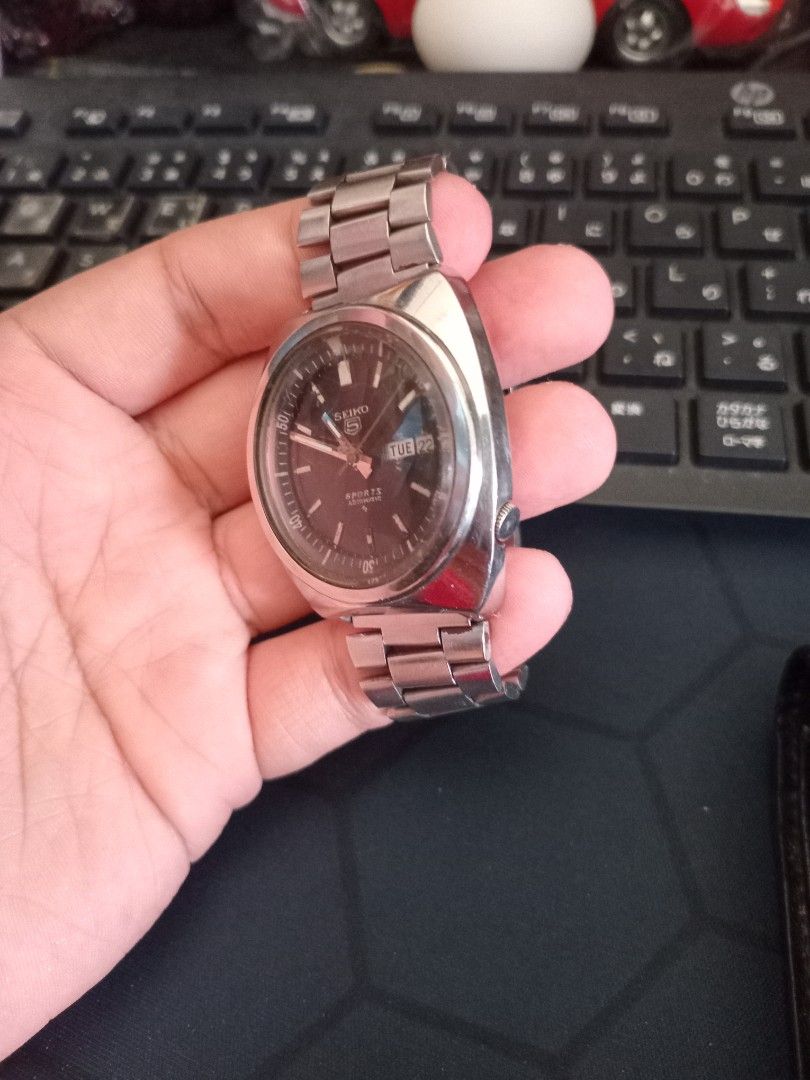 Vintage 1977 seiko 5 (Category: Vintage Collectibles) located in Taguig. Submitted by nippon.toki (Listing ID 1469592409, Image 2). Description: working pero needs service di nagana ang day date sold as is Please read! For sure buyer only! NO COD/COP No reservation The items will be sold to the first payer w/o prior notice. Verbal reservations are not acceptable. Note: All items are vintage. Please manage your expectations accordingly. G cash pay