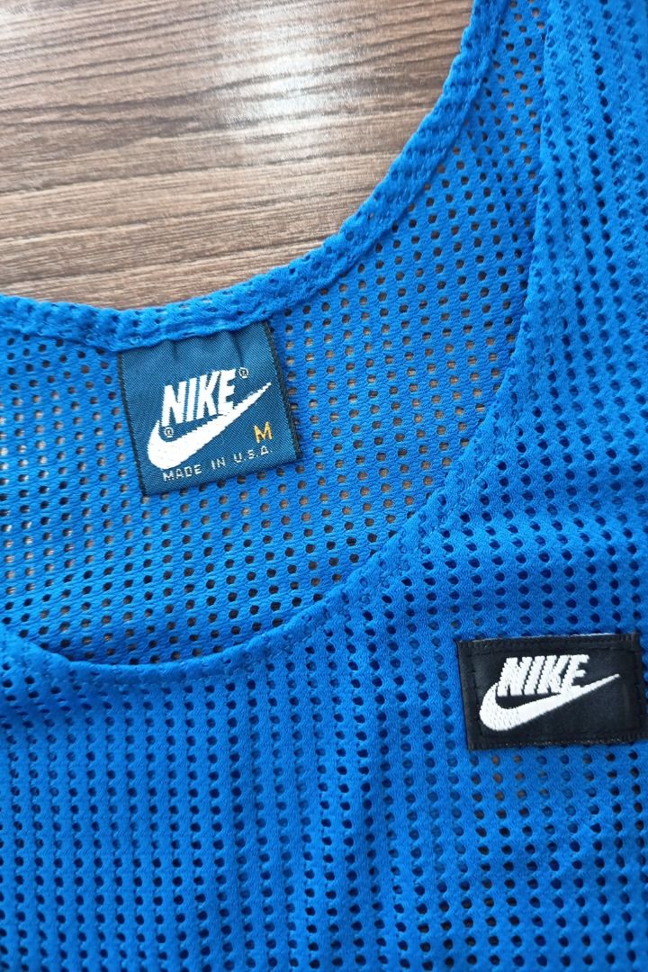 Vintage 1980s Nike Blue Tag (Category: Activewear) located in Caloocan City. Submitted by yoontrends (Listing ID 1469675596, Image 2). Description: .