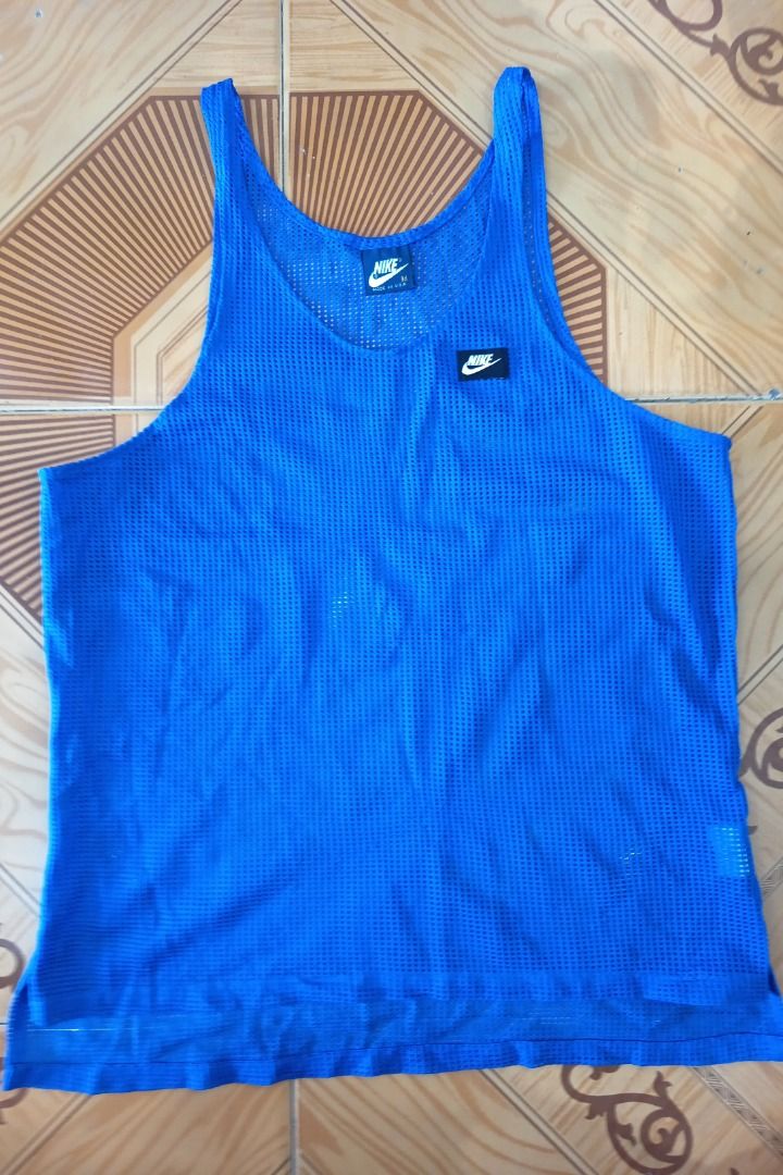 Vintage 1980s Nike Blue Tag (Category: Activewear) located in Caloocan City. Submitted by yoontrends (Listing ID 1469675596, Image 1). Description: .