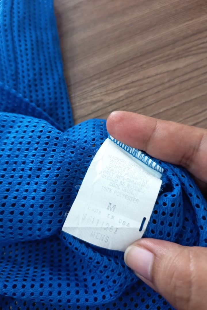 Vintage 1980s Nike Blue Tag (Category: Activewear) located in Caloocan City. Submitted by yoontrends (Listing ID 1469675596, Image 3). Description: .