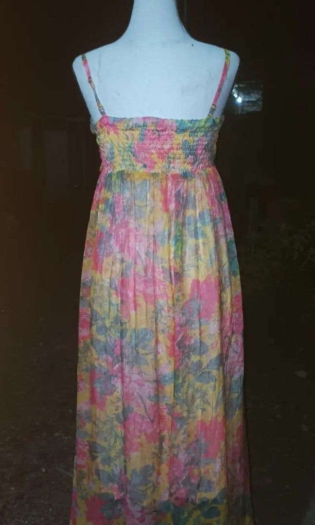 VINTAGE BEBE DRESS (Category: Looking For) located in Makati City. Submitted by egsdhadghas (Listing ID 1469709269, Image 2). Description: in excellent condition. size XSMALL to small.