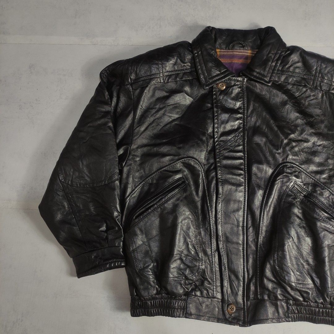 Vintage Big L Leather Jacket (Category: Coats, Jackets and Outerwear) located in Bulacan. Submitted by thriftlockerph (Listing ID 1469612958, Image 3). Description: Size: fits L Dimension: 26L 23W Condition: 9.5/10.