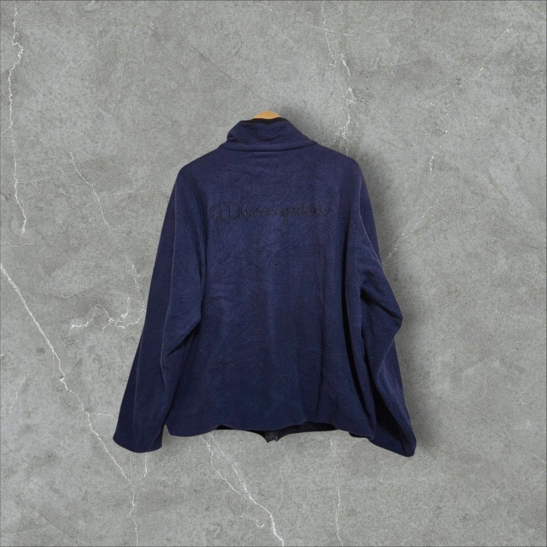 vintage Champion blue fleece jacket (Category: Coats, Jackets and Outerwear) located in Baguio. Submitted by fadexquisite (Listing ID 1469687042, Image 2). Description: vintage Champion blue fleece jacket Xlarge 28x26 Excellent condition 600 plus ship fee.