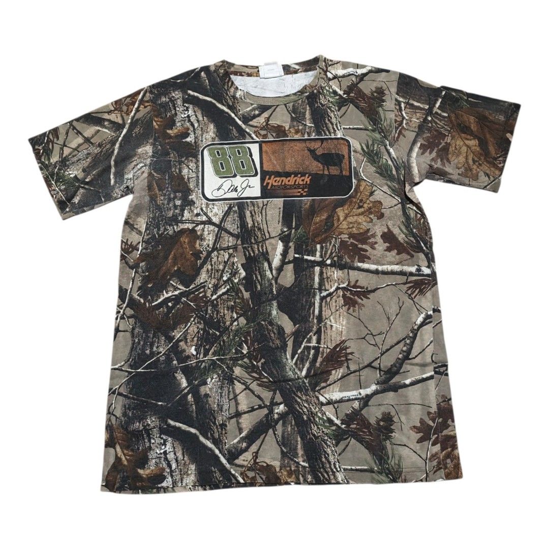 Vintage Chase Authentic x Realtree Shirt (Category: Tshirts & Polo Shirts ) located in Manila. Submitted by sigma.vtg (Listing ID 1469670139, Image 1). Description: Hairlines, Repaired Slice, Graphic fade 999 + sf.