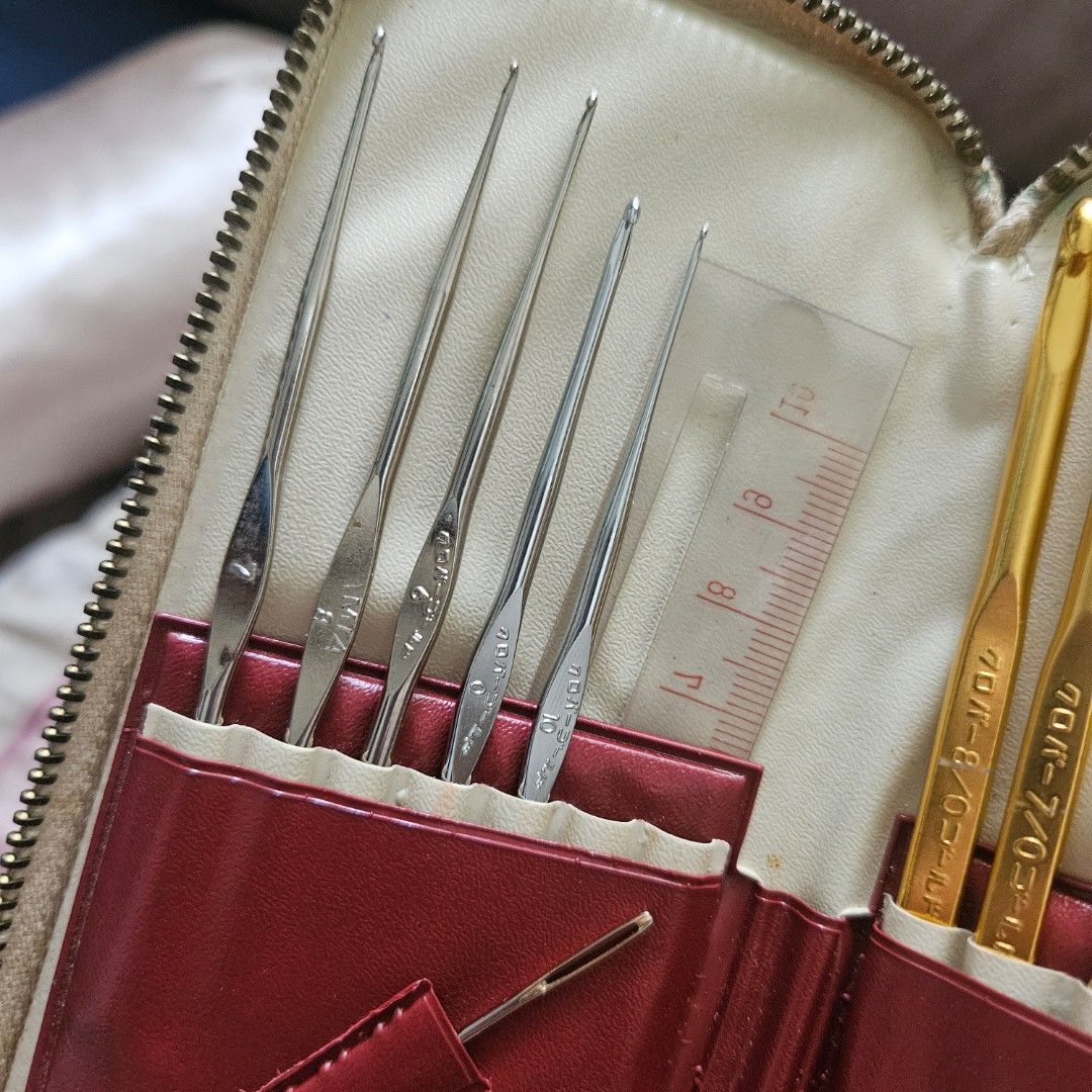 Vintage Clover Hook Set (Category: Craft Supplies & Tools) located in Manila. Submitted by stitcherry (Listing ID 1469667605, Image 3). Description: Vintage Clover Hook Set for sale! 600 only ✨️.