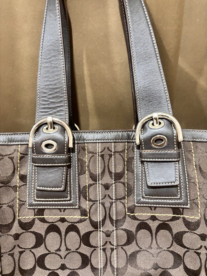 Vintage Coach Bag (Category: Shoulder Bags) located in Cebu City. Submitted by iany22 (Listing ID 1469517201, Image 3). Description: vintage coach shoulder bag 💼 missing hangtag no issue or flaws can send more pics if needed 3800 php plus sf can give last price sa sure buyer 📍cebu city location can ship via j&t.