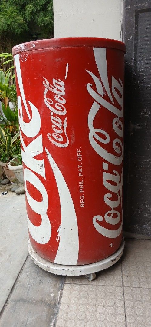Vintage coke plastic bin (Category: Industrial Equipment) located in Marikina City. Submitted by darthvader888 (Listing ID 1469756517, Image 2). Description: 1980s highly collectible.
