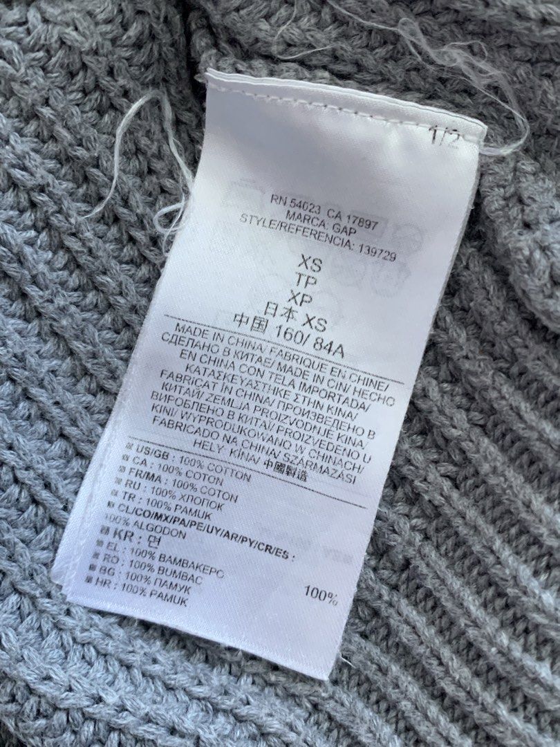 Vintage Gap Wool Pullover Sweater with Embellishments (Category: Coats, Jackets and Outerwear) located in Manila. Submitted by archivo (Listing ID 1469754200, Image 3). Description: Details: - Size: S - Rate: 10/10 - Condition: Mint - Issue/s: None .