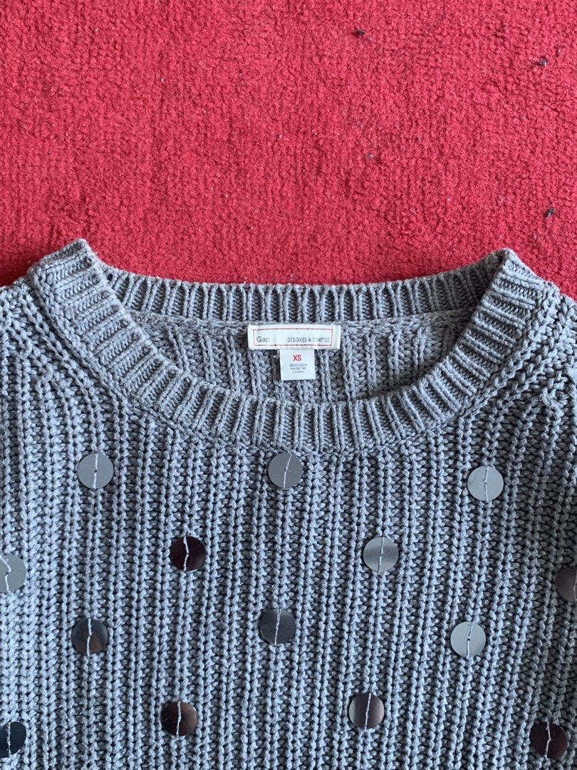 Vintage Gap Wool Pullover Sweater with Embellishments (Category: Coats, Jackets and Outerwear) located in Manila. Submitted by archivo (Listing ID 1469754200, Image 2). Description: Details: - Size: S - Rate: 10/10 - Condition: Mint - Issue/s: None .